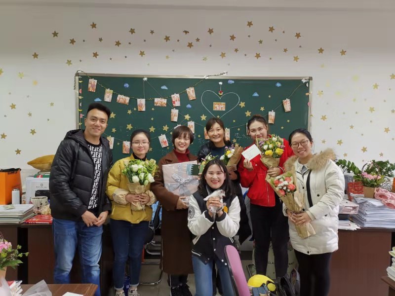 封神榜、果汁机,小提琴拉给你——记西大附中庆祝三八妇女节活动