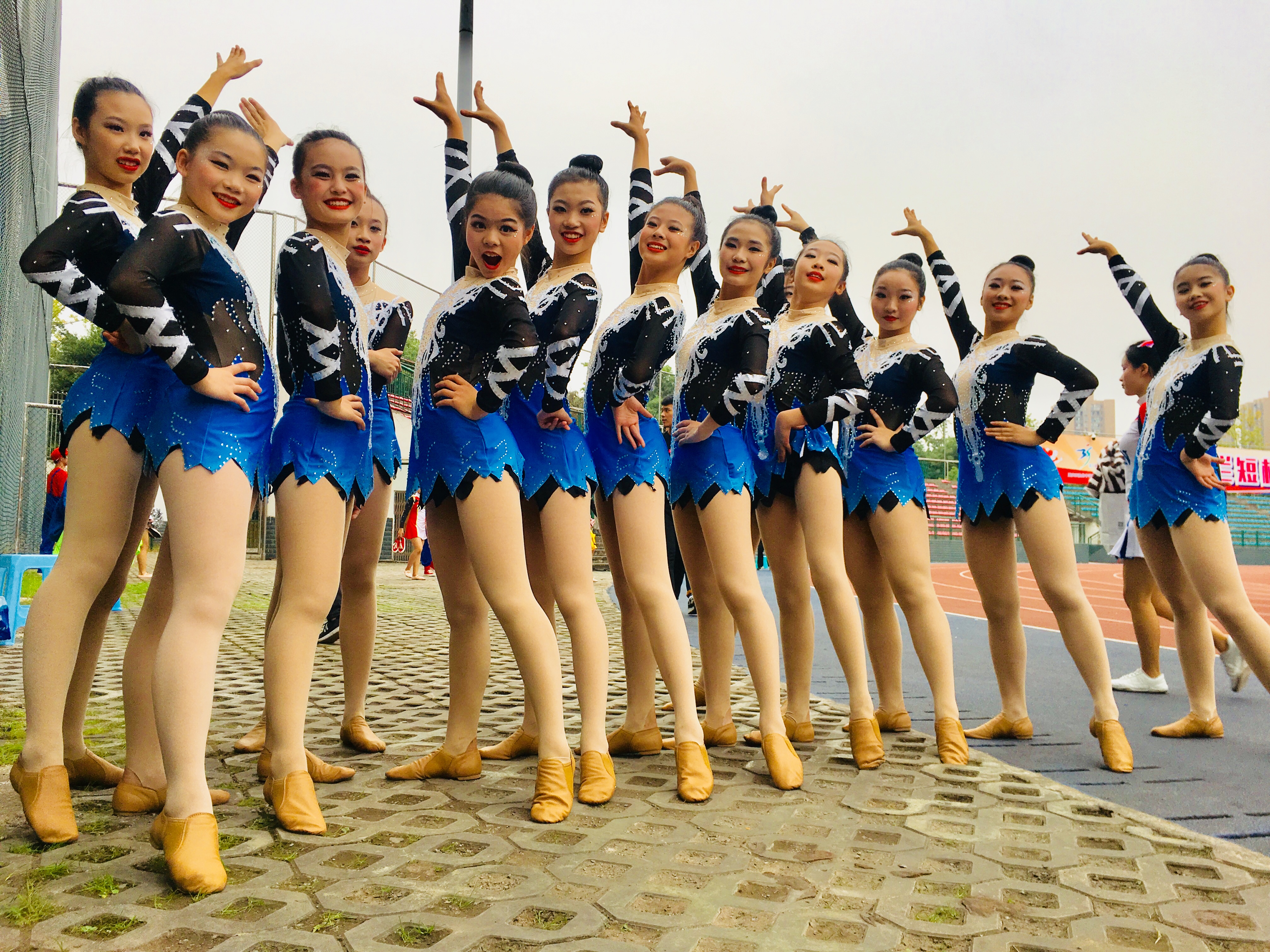 舞出我青春，附中夺双冠