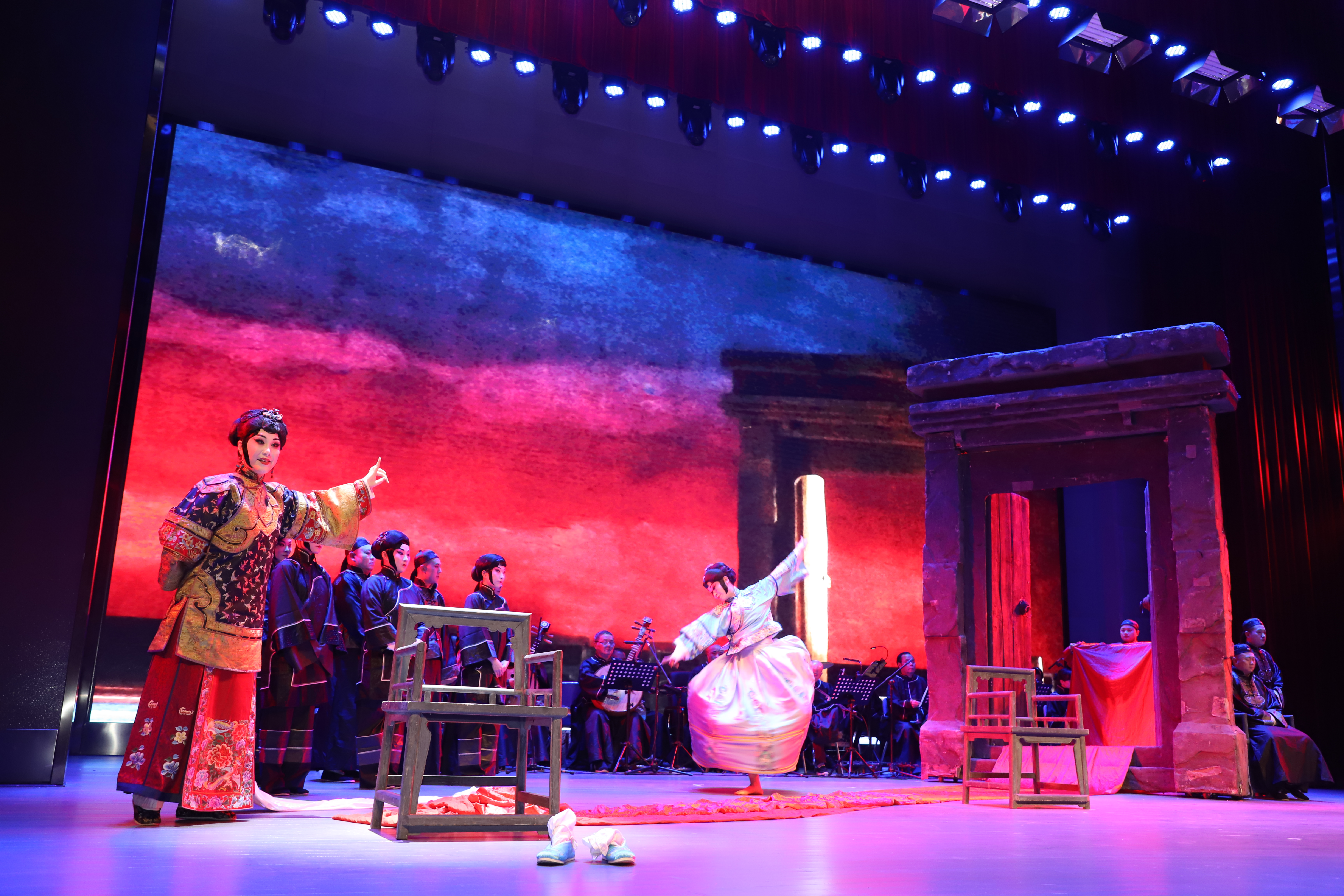 “美好新时代,文化润巴渝”优秀剧目校园展演活动圆满结束