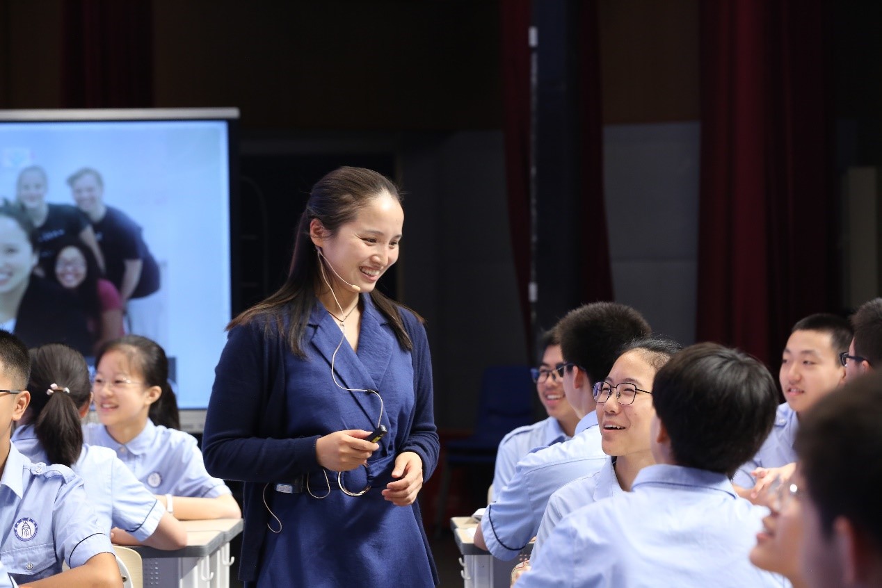 巴渝“高手” “论道”附中 ——2019年重庆市初中英语教研工作会议在PA视讯附属中学召开。 巴渝“高手” “论道”附中 ——2019年重庆市初中英语教研工作会议在PA视讯附属中学召开。