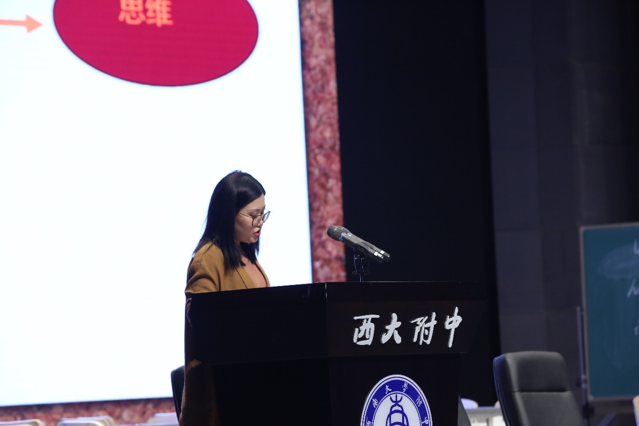 巴渝“高手” “论道”附中 ——2019年重庆市初中英语教研工作会议在PA视讯附属中学召开。 巴渝“高手” “论道”附中 ——2019年重庆市初中英语教研工作会议在PA视讯附属中学召开。